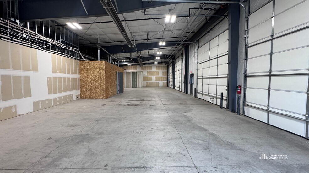 More Photos Of 5000 Goodman St, Timnath Showroom For Sale