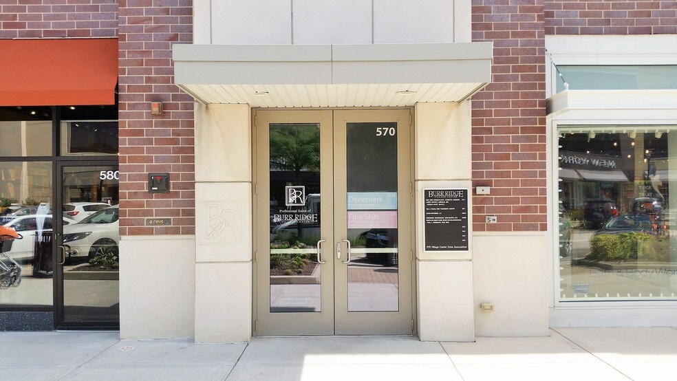 More Photos Of 500-598 Village Center Dr, Burr Ridge Storefront Retail Office For Lease