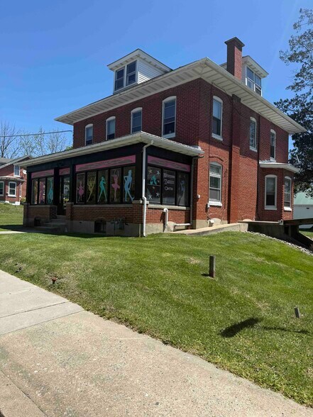 Primary Photo Of 15250 Kutztown Rd, Kutztown Office Residential For Sale