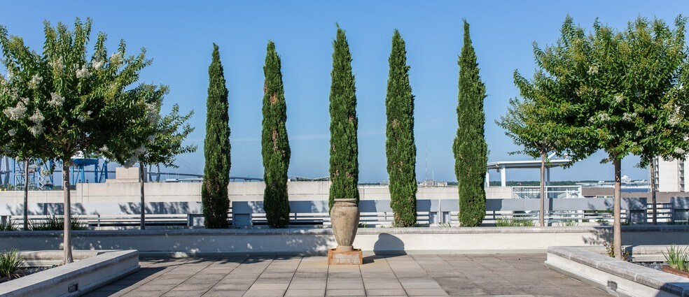 More Photos Of 40 Calhoun St, Charleston Office For Lease