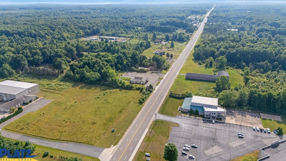 More Photos Of 4040 McCartney Rd, Lowellville Bar For Sale