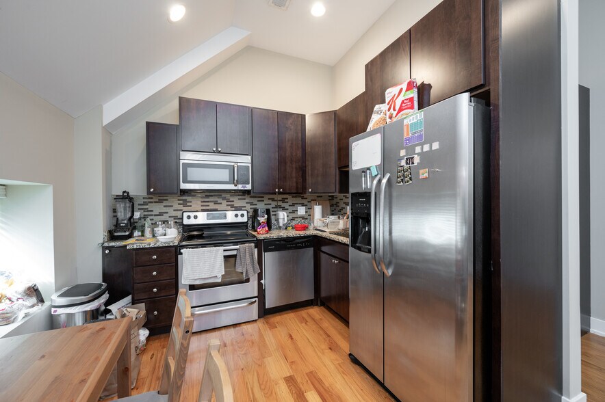 More Photos Of 3140 S Indiana Ave, Chicago Apartments For Sale