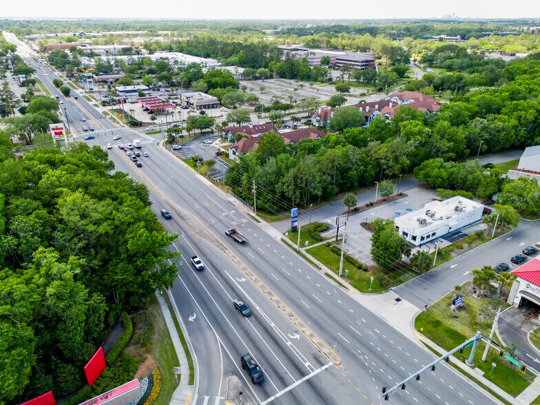 More Photos Of 8761 Baymeadows Rd, Jacksonville Fast Food For Lease