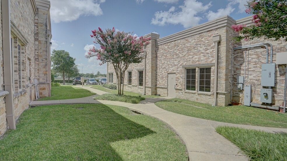 More Photos Of 3230 Interstate 30, Mesquite Medical For Lease