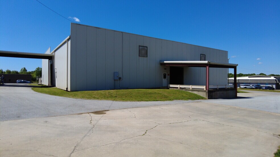 More Photos Of 100 Southwest Dr, Spartanburg Warehouse For Sale
