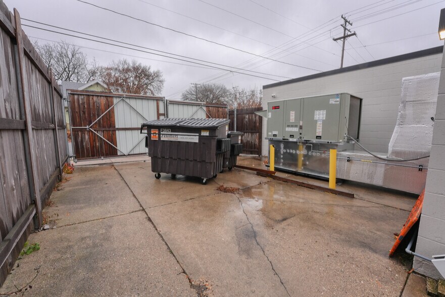 More Photos Of 557 North St, Madison Warehouse For Lease