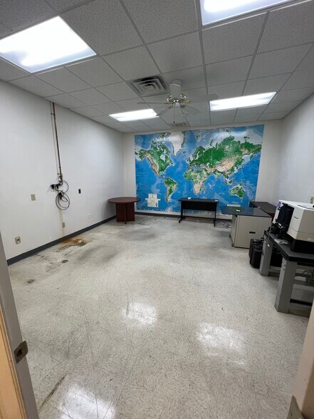 More Photos Of 1908-1910 NW 67th Pl, Gainesville Light Manufacturing For Sale