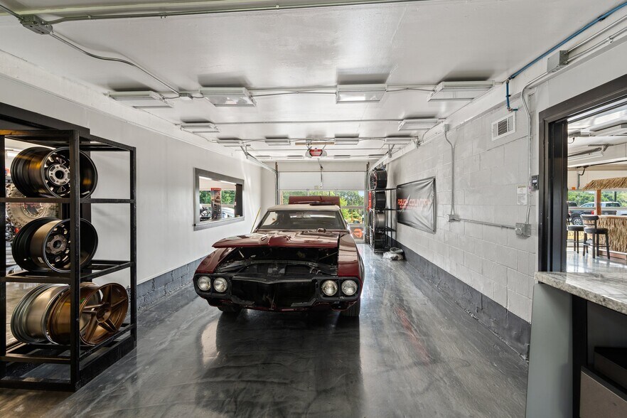 More Photos Of 1097 Eddie Dowling Hwy, North Smithfield Service Station For Sale