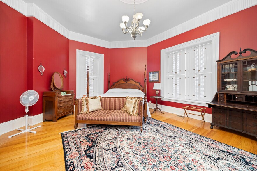 More Photos Of 403 E Adams St, Sandusky Hospitality For Sale
