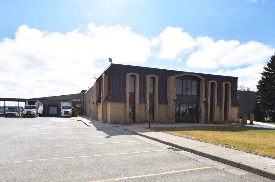 More Photos Of 1720 3rd Ave N, Fargo Distribution For Sale