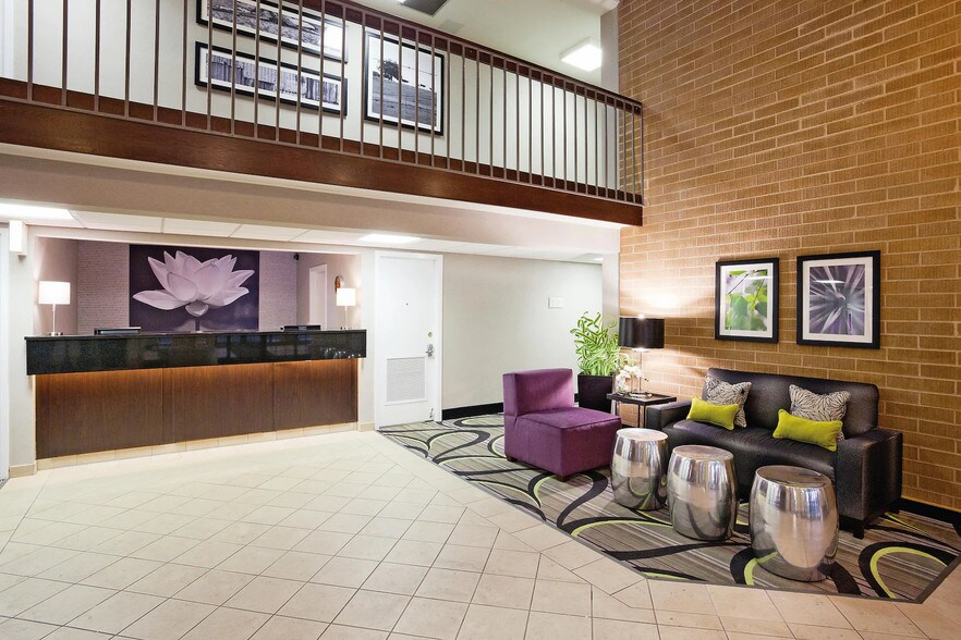 More Photos Of 1886 Rath Ln, Oshkosh Hotel For Sale