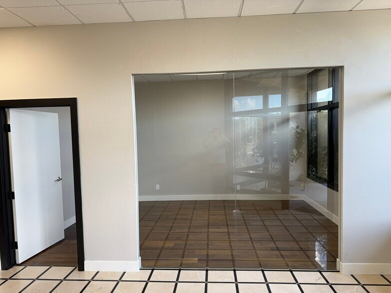 More Photos Of 7655 E Redfield Rd, Scottsdale Light Distribution For Lease