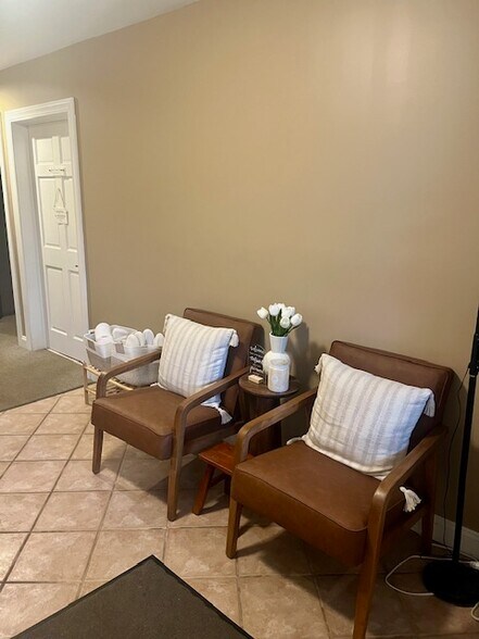 More Photos Of 3642 Main St, Stone Ridge Office Residential For Lease