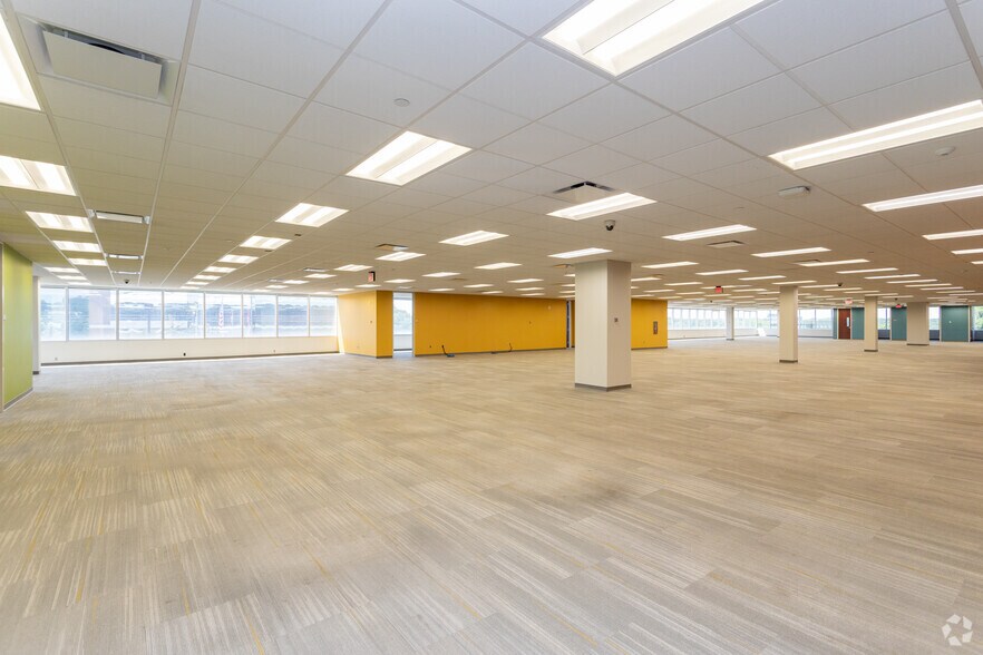 More Photos Of 9394 W Dodge Rd, Omaha Office For Sale