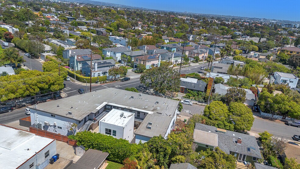 More Photos Of 2001 Penmar Ave, Venice Apartments For Sale
