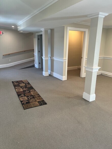 More Photos Of 64R Main St, New Canaan Office For Lease