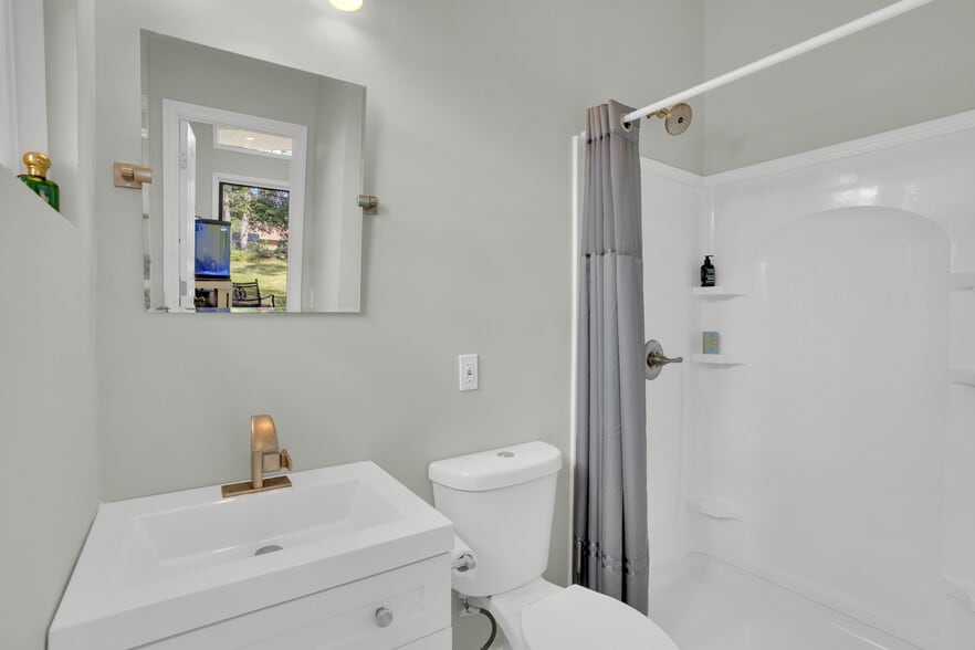 More Photos Of 128 Latonea Dr, Columbia Office Residential For Sale