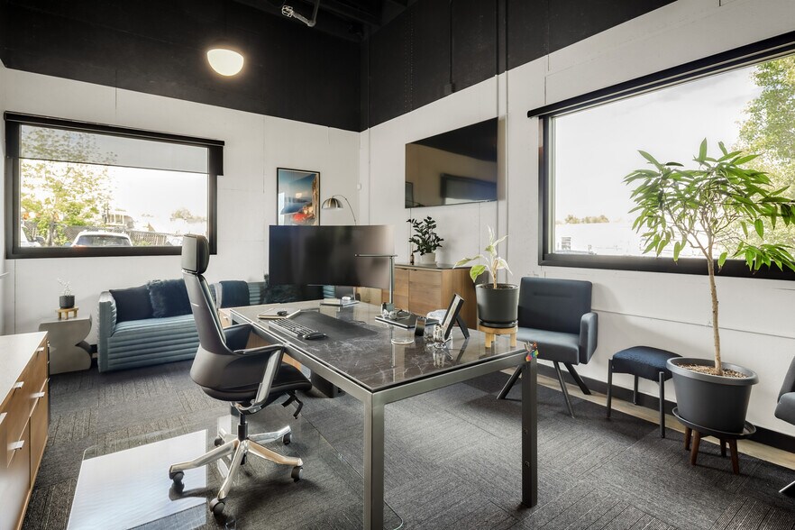 More Photos Of 2192 W College Ave, Englewood Warehouse For Sale