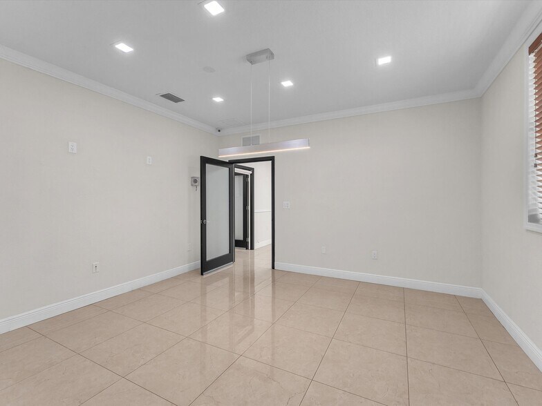 More Photos Of 2470 NW 102nd Pl, Doral Storefront Retail Office For Sale