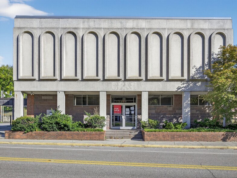 More Photos Of 335 Front st, Coeburn Bank For Sale