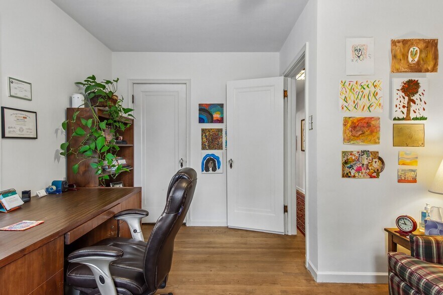 More Photos Of 399 W Main St, Greenwood Office For Sale
