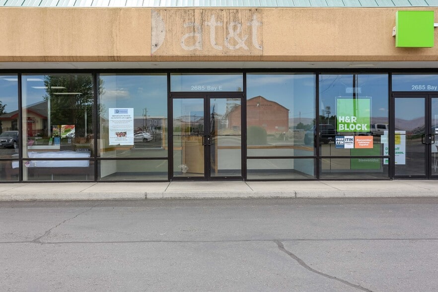More Photos Of 2705 E Lincoln Ave, Sunnyside Unknown For Lease