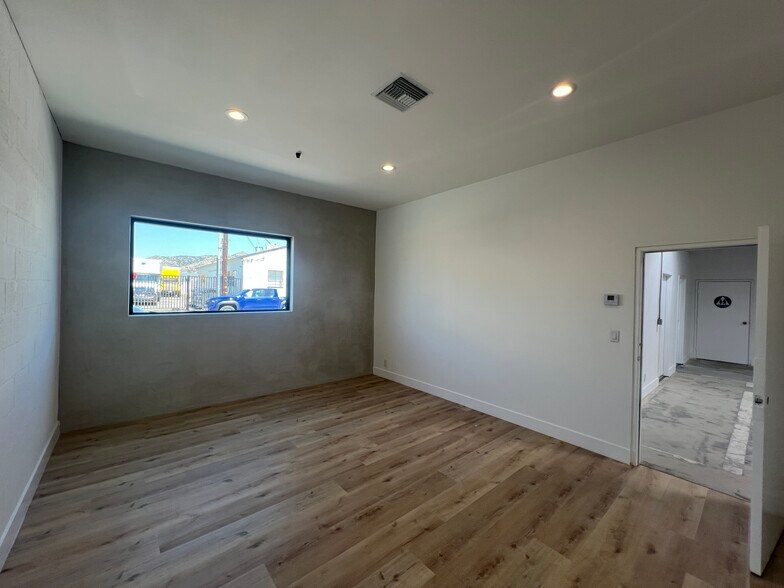 More Photos Of 3316-3318 Burton Ave, Burbank Warehouse For Sale