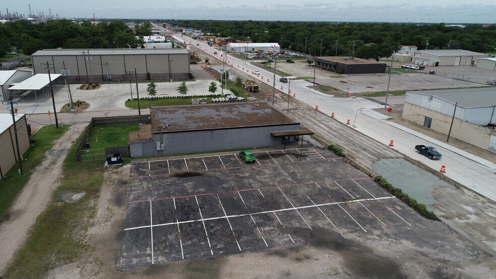 More Photos Of 921 Texas Ave, Texas City Service For Lease