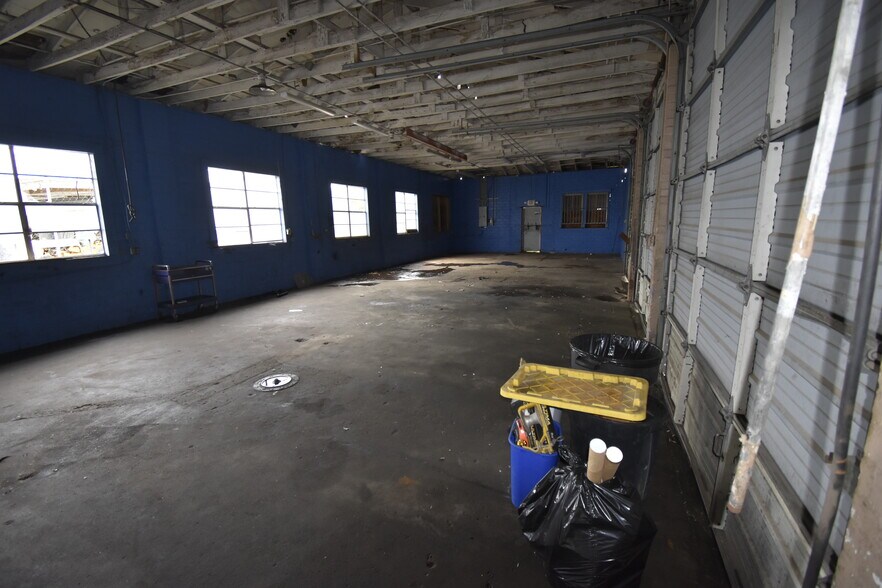 More Photos Of 621 W Main St, La Porte Warehouse For Lease