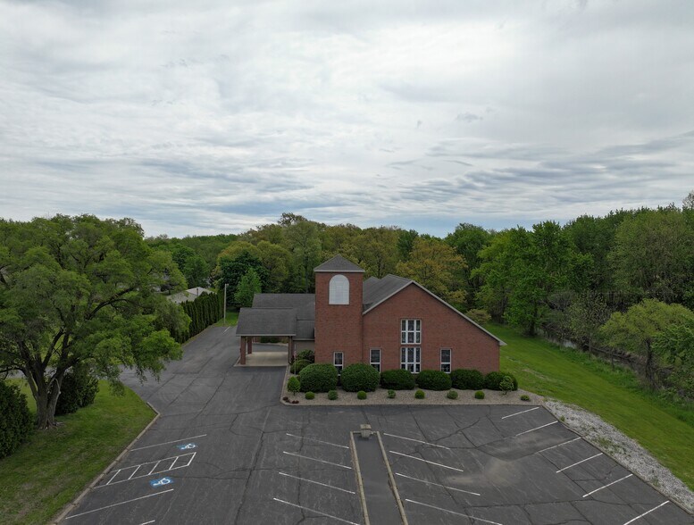 Primary Photo Of 77 E 50 N, Winamac Religious Facility For Sale