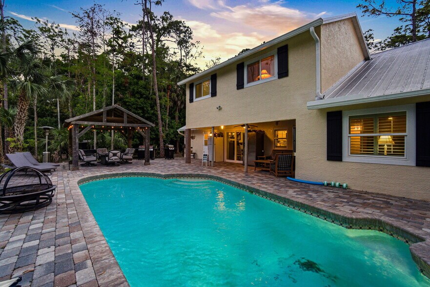 More Photos Of 4120 3rd Ave NW, Naples Apartments For Sale