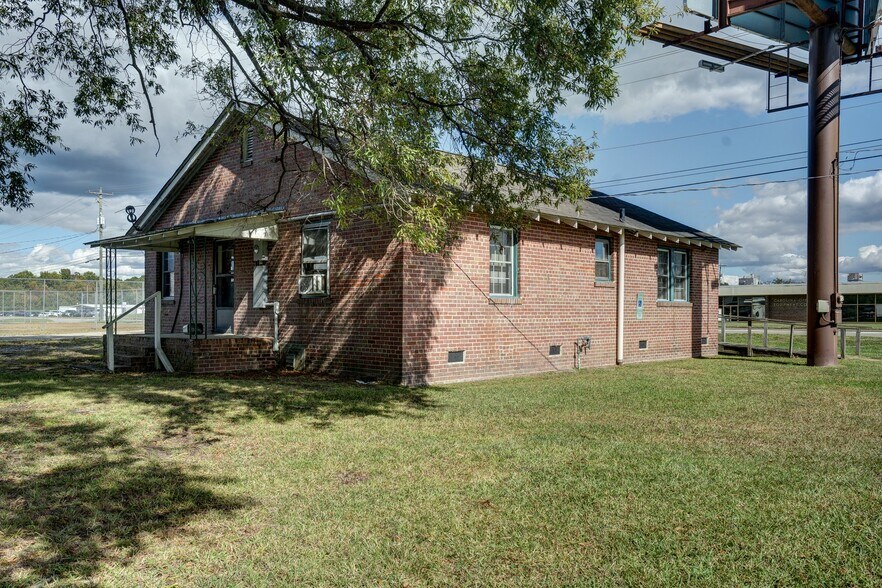More Photos Of 2440 N Church St, Rocky Mount Industrial For Sale