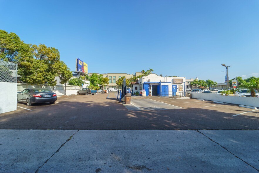More Photos Of 719 W Washington St, San Diego Fast Food For Sale