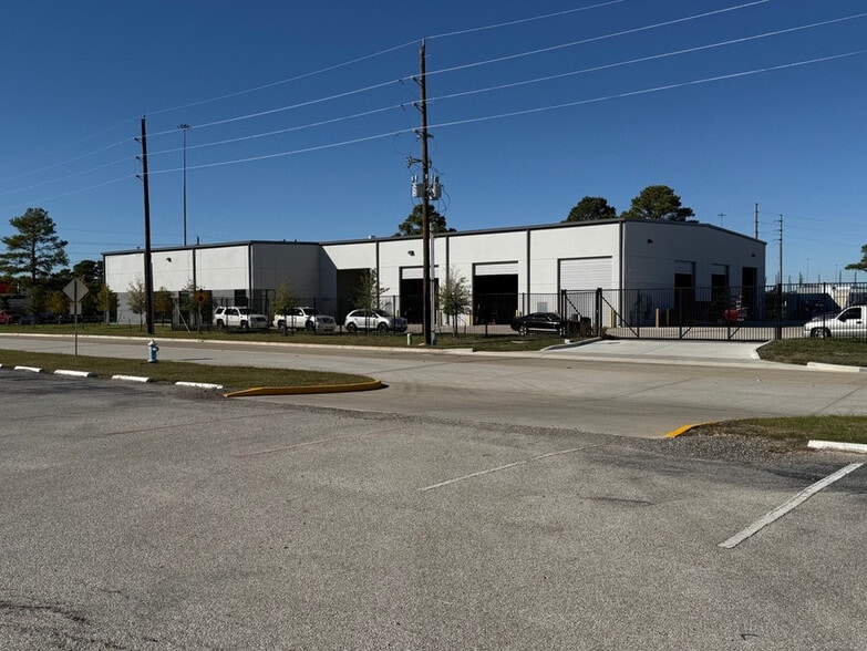 More Photos Of 5530 W Sam Houston Pky N, Houston Showroom For Sale