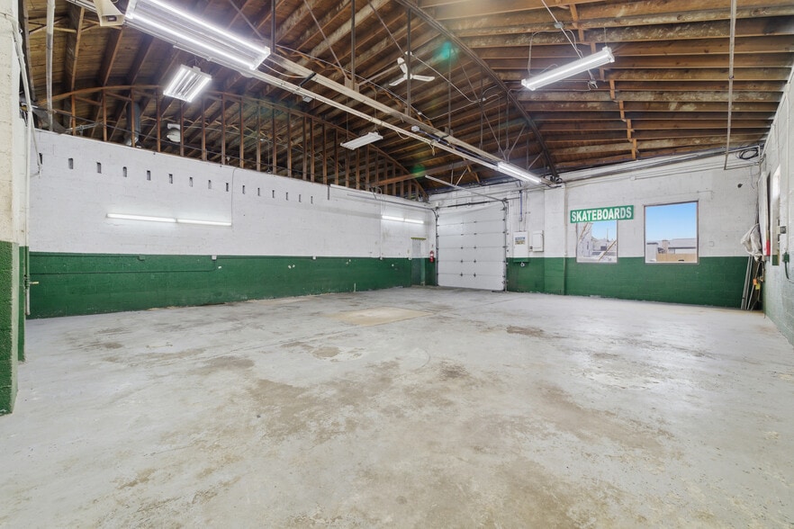 More Photos Of 9685-9695 W 44th Ave, Wheat Ridge Auto Repair For Lease