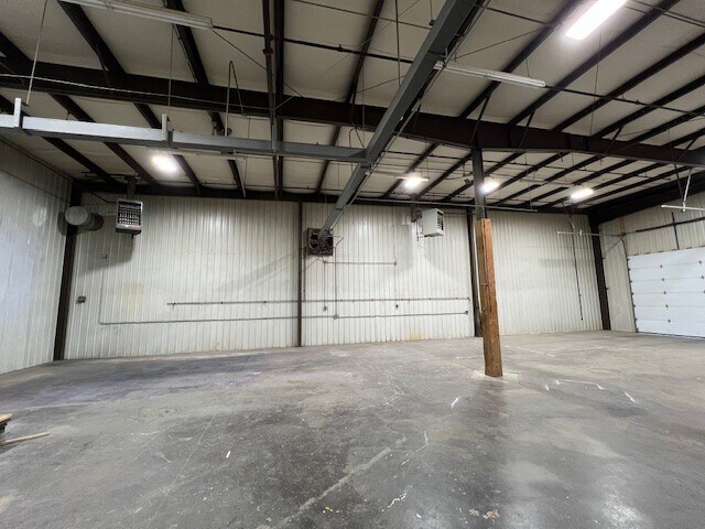 More Photos Of 48 Laurier St, Haverhill Manufacturing For Lease