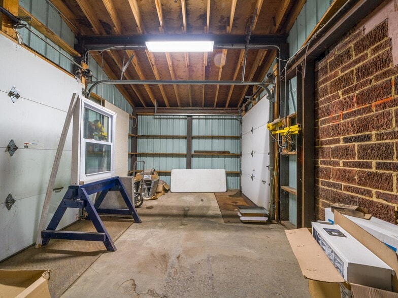 More Photos Of 50 Franklin St, Batavia Flex For Sale