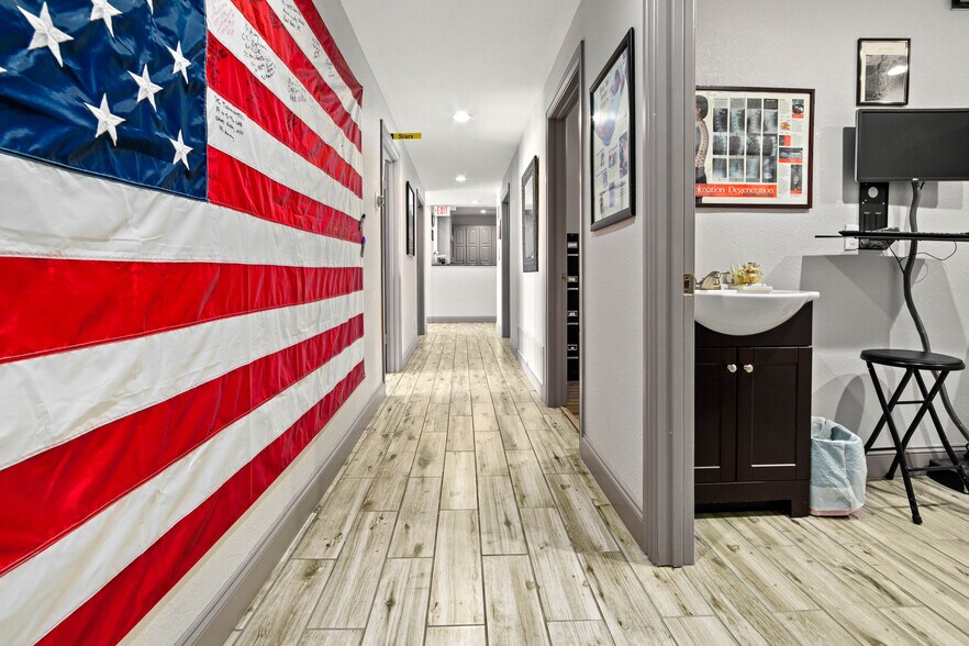 More Photos Of 363 W Main St, Lewisville Medical For Lease