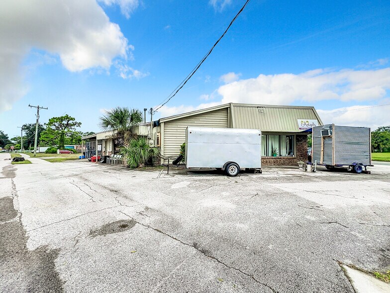 More Photos Of 2553-2565 Park Dr, Sanford Freestanding For Sale