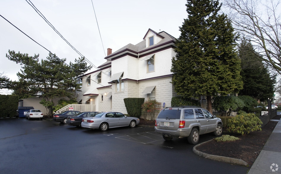 More Photos Of 1014 Franklin St, Vancouver Office For Lease