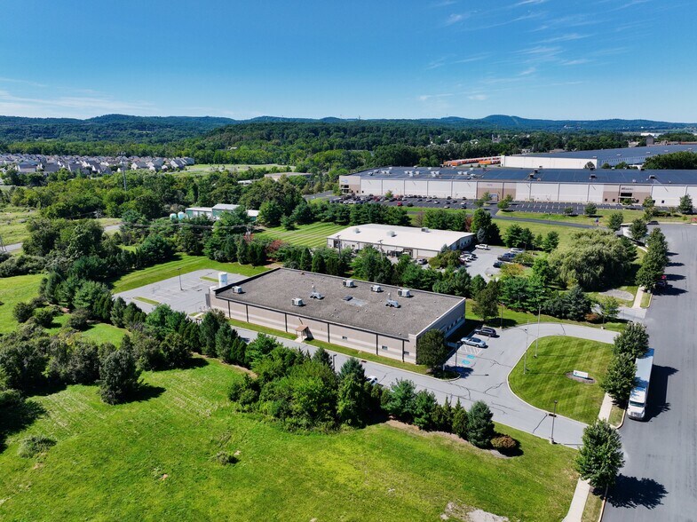 More Photos Of 7448 Industrial Park Way, Macungie Research And Development For Lease