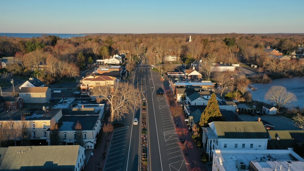 More Photos Of 685 Boston Post Rd, Madison Storefront For Sale