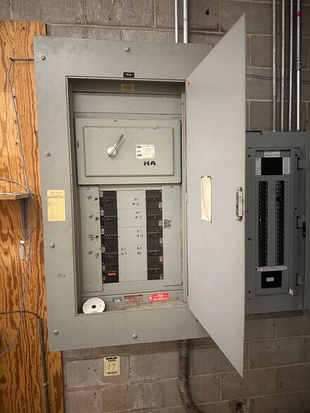 More Photos Of 1233 Tenaha St, Center Unknown For Lease