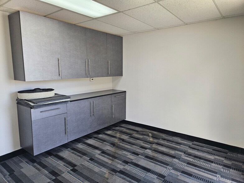 More Photos Of 28702-28722 Wall St, Wixom Warehouse For Lease