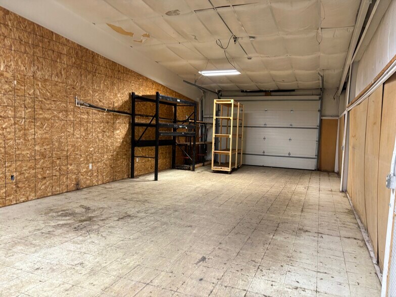 More Photos Of 2905 N Lincoln Rd, Escanaba General Retail For Sale