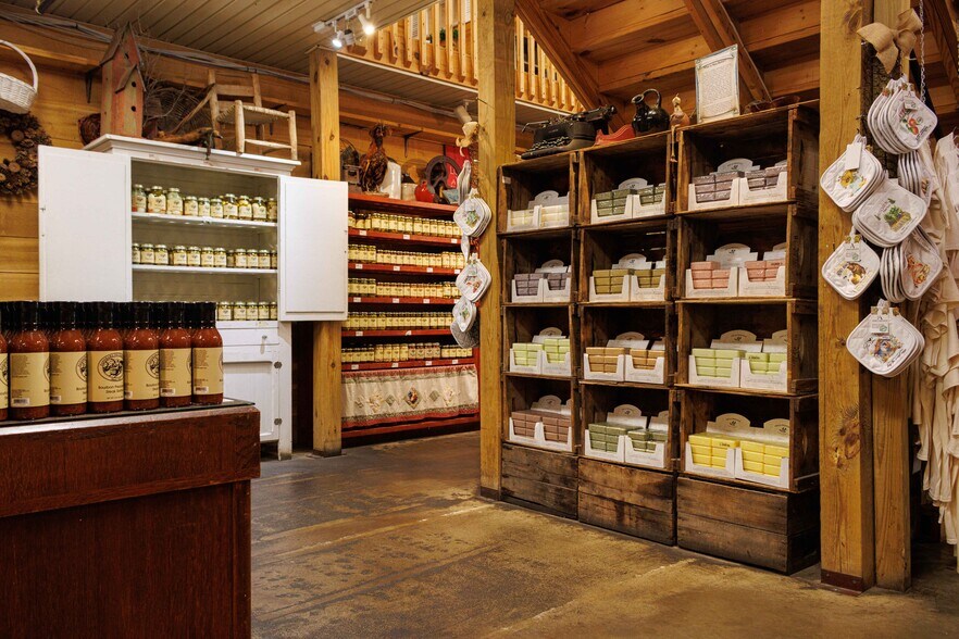 More Photos Of 63 Talona Spur Rd, Ellijay Freestanding For Sale