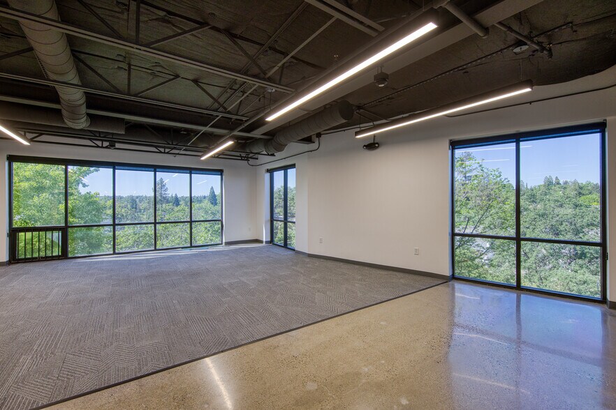 More Photos Of 373 Elm Ave, Auburn Office Residential For Sale