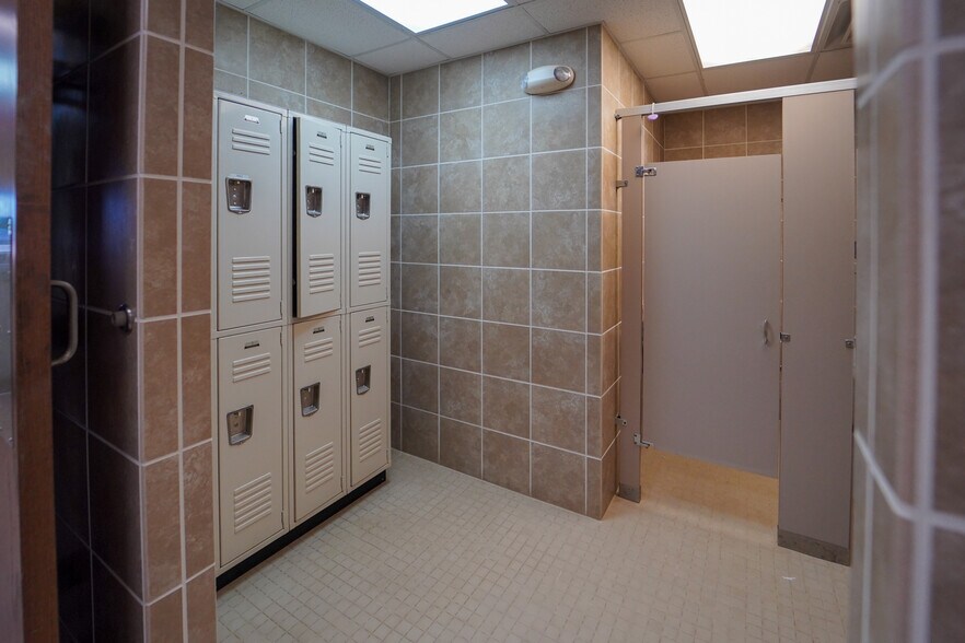 More Photos Of 8609 Lone Tree Rd, Victoria Industrial For Sale