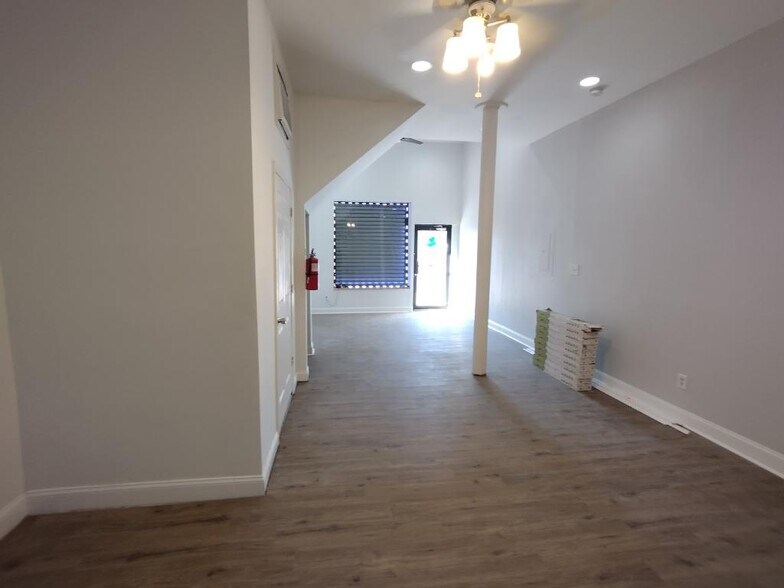 More Photos Of 4359-4363 N 9th St, Philadelphia Storefront Retail Office For Lease