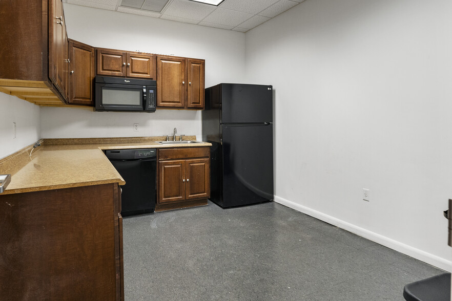 More Photos Of 331 NW 26th St, Miami Unknown For Lease